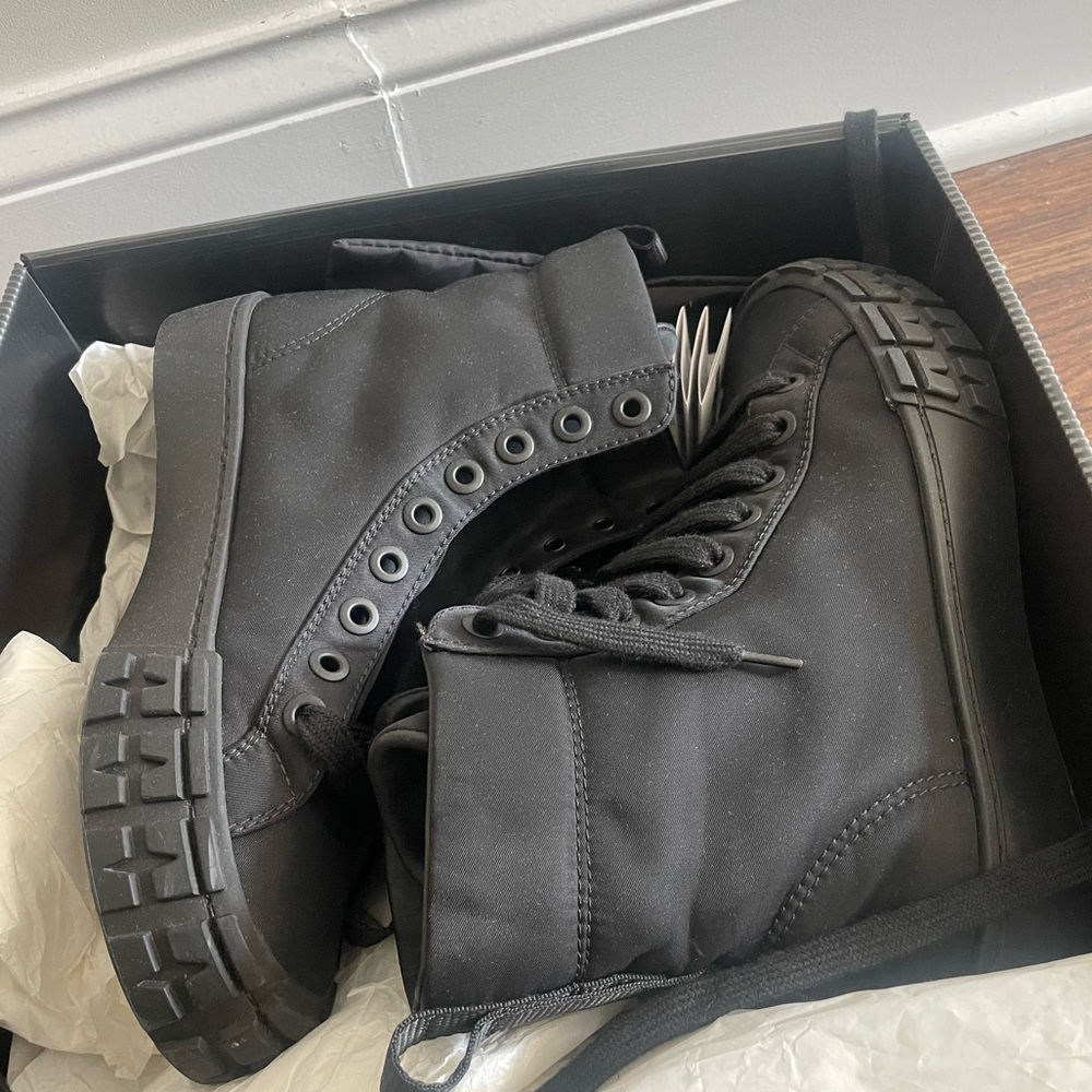 ✨ Prada Monolith Nylon Combat Boots w/ Detachable Pouch — Size 7.5B ✨ - Picture 2 of 6